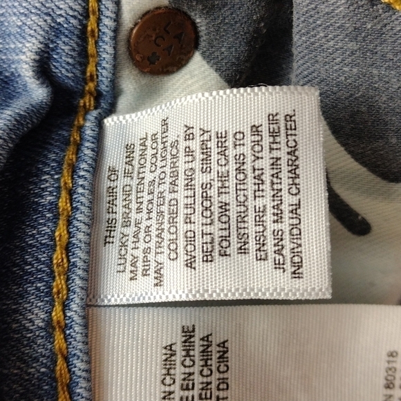 Lucky Brand Brooke Capri Blue Light Wash Mid Rise Distressed Capri Denim Jean - Picture 10 of 15